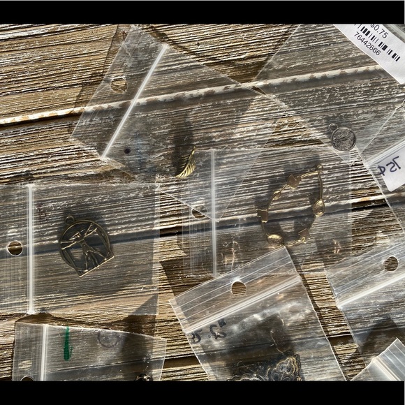 Mixed Charms, Clasps and Beads Findings - Picture 3 of 9